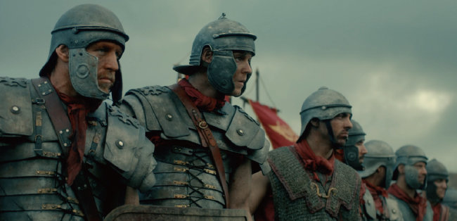 카이사르는 갈리아를 비롯한 각지의 전투에서 승리를 거두며 로마의 영웅으로 거듭났다. [넷플릭스]