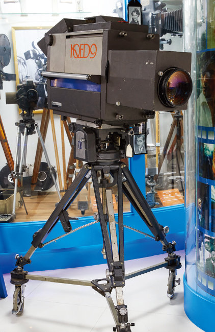 마르코니 마크7 컬러 텔레비전 카메라(Marconi Mark7 color camera). 1967년 생산돼 영국 BBC방송에서 사용하기 시작했다. 1970년대까지 주로 사용됐다.