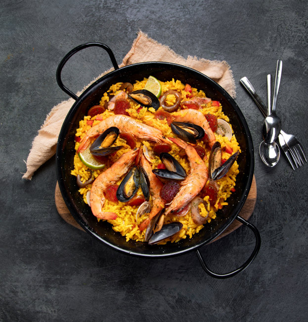 스페인 쌀 요리 파에야는 재료가 푸짐하게 들어간다. [Gettyimage]