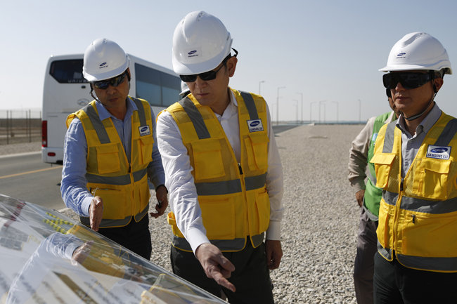 이재용 삼성전자 회장이 12월 6일 아랍에미리트(UAE) 바라카 원전 건설 현장을 방문했다. [삼성전자] 