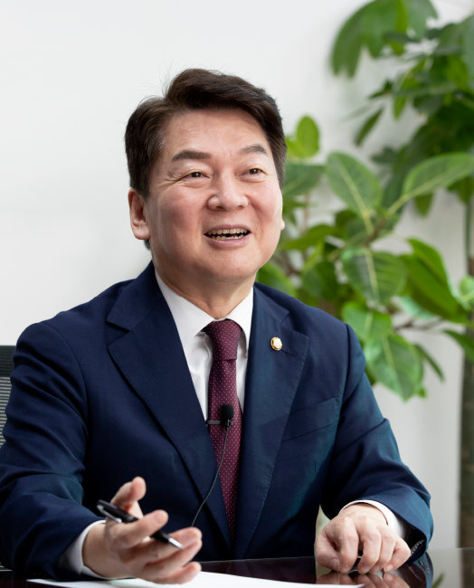 안철수 국민의힘 의원은 2022년 12월 2일 서울 여의도 국회의원 회관에서 ‘신동아’와 인터뷰하고 있다. [지호영 기자]