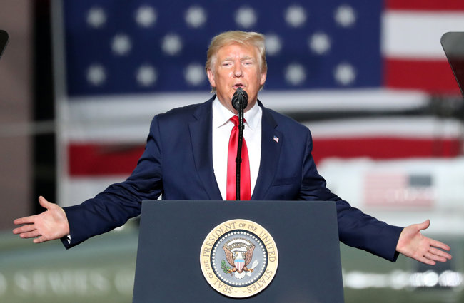 2019년 6월 30일 도널드 트럼프 당시 미국 대통령이 경기 평택시 오산공군기지에서 연설하고 있다. [뉴스1]