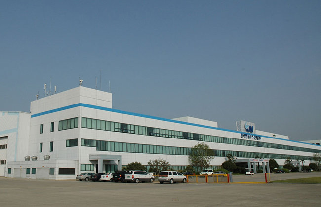 한국항공우주산업(KAI) 사천공장 고정익동. 이곳에서 FA-50과 KF-21을 생산한다. [KAI]