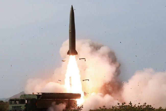 7월 24일 북한이 동해상으로 발사한 단거리 탄도미사일 KN-23. [노동신문]