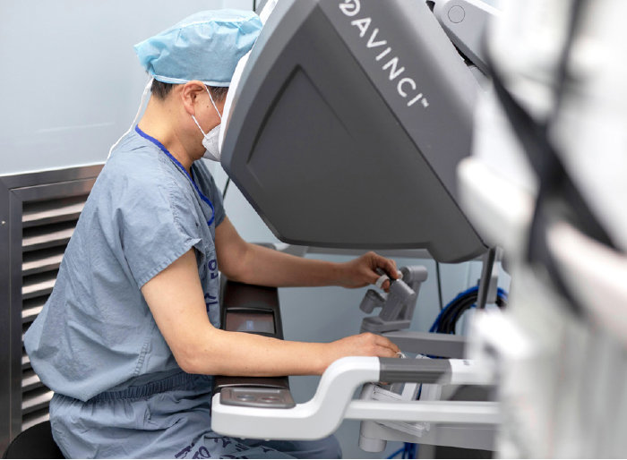 고려대안산병원은 경기 최초로 단일공 로봇수술기 '다빈치 SP'를 도입해 운용하고 있다. [고려대안산병원]