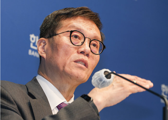 지난해 11월 30일 서울 중구 한국은행에서 이창용 한국은행 총재가 기자간담회를 하고 있다. 이날 한국은행은 7연속 금리 동결을 결정했다. 이 총재는 “현재 금리 수준은 충분히 긴축적”이라고 말했다. [뉴스1]
