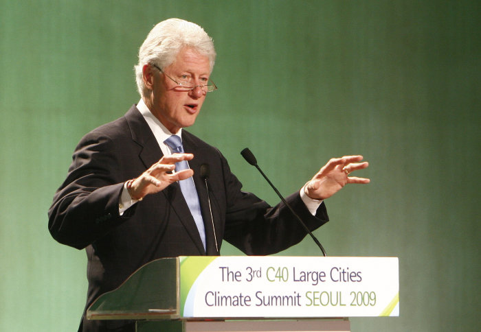 뉴트 깅리치 전 미국 하원의장을 적수로서 존경한 빌 클린턴 전 미국 대통령. 그가 2009년 5월 19일 서울 신라호텔에서 열린 ‘제3차 서울 C40 세계도시 기후 정상회의’에 참석해 기조연설을 하는 모습. [동아DB]