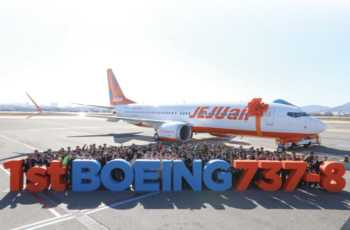 2023년 11월 7일 서울 강서구 김포공항에서 제주항공이 첫 번째 B737-8 도입 행사를 열고 있다. [제주항공]