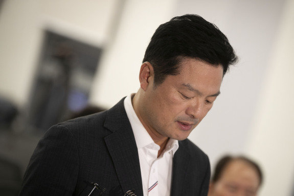 김태우 전 강서구청장은  2023년 5월 18일 공무상 비밀누설 혐의로 징역 1년 집행유예 2년 형에 처해졌으나 같은 해 8월 15일 윤석열 전 대통령이 그를 사면 복권했다. 동아DB 