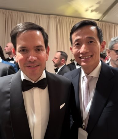 1월 20일 김동관 한화그룹 부회장(오른쪽)이 트럼프 대통령 취임식 및 만찬 무도회에 참석해 마코 루비오 국무장관과 만났다. 한화그룹