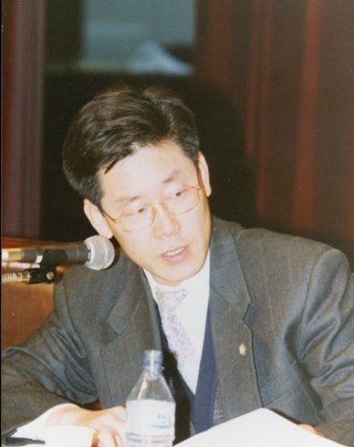 30대 변호사 시절의 이재명 대통령. 더불어민주당