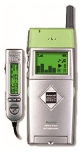 1999년 세계 최초로 MP3플레이어 기능을 갖춘 휴대폰인 삼성전자 ‘SPH-M2500’. 삼성전자 홈페이지