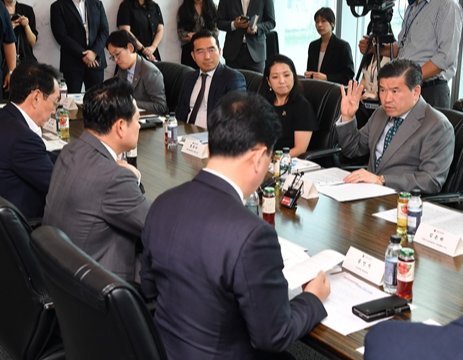 제임스 김 주한미국상공회의소 회장이 9월 4일 서울 여의도 주한미국상공회의소(AMCHAM)에서 열린 국민의힘-주한미국상공회의소 간담회에서 발언하고 있다. 뉴스1