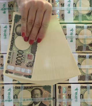 일본 재계는 ‘플라자 합의’로 엔화 강세가 나타나면서 수출에 직격탄을 맞았다. 뉴스1