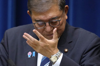 9월 7일 이시바 시게루 당시 일본 총리가 도쿄 총리 관저에서 기자회견을 열고 사퇴 의사를 밝히고 있다. 지난해 10월 집권 후 자민당이 주요 선거에서 연이어 패하면서 사퇴 여론이 높아진 데 따른 행보로 보인다. 뉴스1