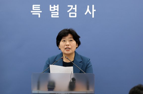 박지영 내란 특검 특검보가 8월 19일 서울 서초구 서울고등검찰청에 마련된 내란특검 사무실에서 정례 브리핑을 하고 있다. 뉴스1