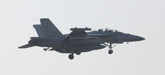 경기 평택시 주한미군 오산공군기지 상공에서 EA-18G 그라울러 전자전기가 비행하고 있다. 뉴스1