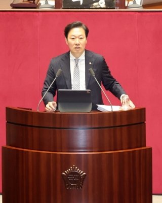 9월 25일 오후 6시 30분 박수민 국민의힘 의원이 필리버스터를 시작하고 있다. 박 의원은 다음 날 오전 11시 42분까지 17시간 12분동안 필리버스터를 계속했다. 동아DB
