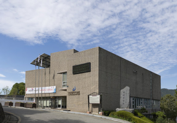 부산 서구에 있는 부산광복기념관은 2000년 8월 15일 광복 55주년을 맞아 문을 열었다. 홍중식 기자