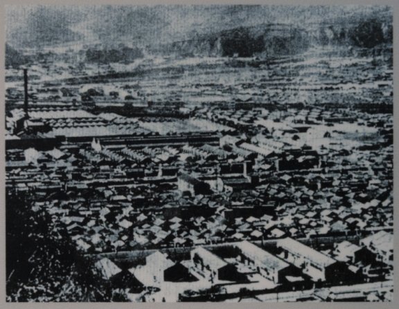 1876년 강화도조약 체결과 함께 조선의 첫 개항지가 된 부산에는 철도·은행·학교 등 근대 시설과 공장이 속속 들어섰다. 사진은 당시 부산진 공장 일대. 홍중식 기자