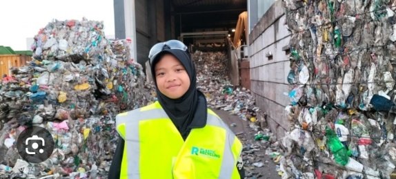 인도네시아 환경운동가 애쉬니나 아자흐라 아킬라니. 오마이어스