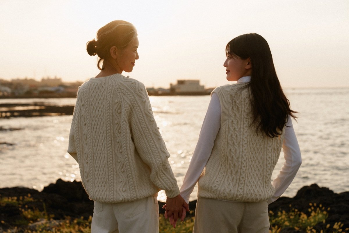 한림수직 니트류는 한림수직을 기억하는 중장년층뿐 아니라 따뜻하고 편안한 할머니 스타일, 이른바 ‘그랜마 코어’ 트렌드를 좇는 젊은 층의 관심을 받고 있다. 한림수직