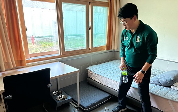 시각장애인 파트너와 안내견이 함께 훈련받는 숙소. 용인=허문명 기자