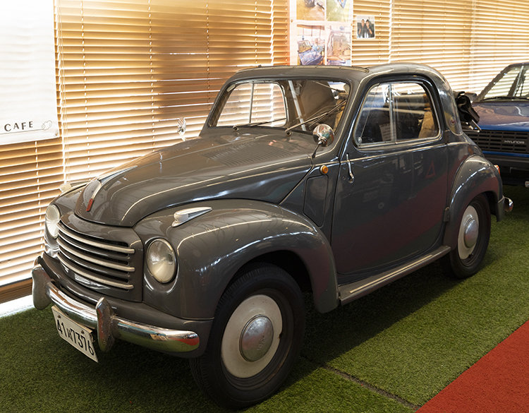 피아트 토폴리노(1936). 영화 ‘로마의 휴일’에서 오드리 헵번이 탔던 이탈리아 국민 자동차다.