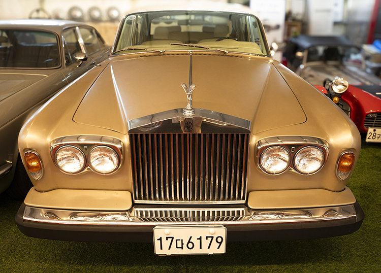 롤스로이스 실버섀도(1965)로, 롤스로이스에서 가장 많이 팔린 모델이다.