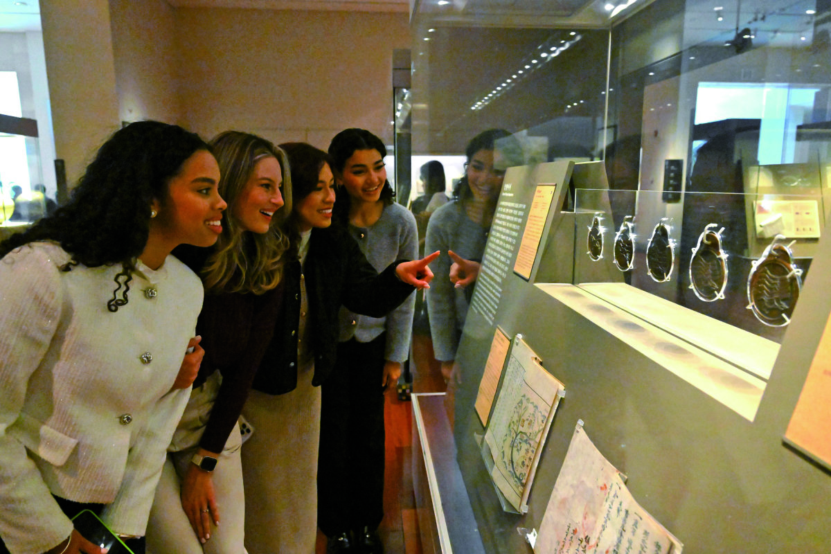 국립중앙박물관의 다양한 유물을 관람하고 있는 83차 해외성도방문단. 하나님의 교회