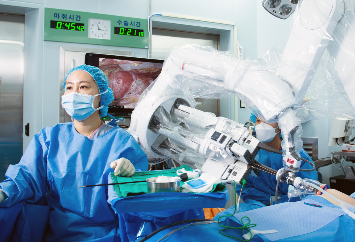 고려대안산병원은 2025년 10월 로봇수술 누적 건수가 경기 서남권 최다 기록인 4000건을 달성하는 등 로봇수술 분야의 확고한 거점으로 자리매김했다. 고려대안산병원