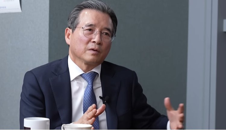 김용범 대통령실 정책실장은 2025년 10월 15일 유튜브 채널 ‘삼프로TV’를 통해 “보유세가 낮은 것은 사실이며, 취득·양도·보유 세제 전반을 진지하게 검토해야 한다”고 밝혔다. 유튜브채널 삼프로TV 캡쳐