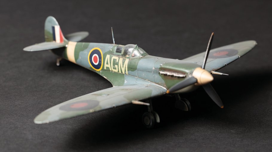 제2차 세계대전 당시 영국 공군의 전투기였던 슈퍼마린 스핏파이어 Mk VB.