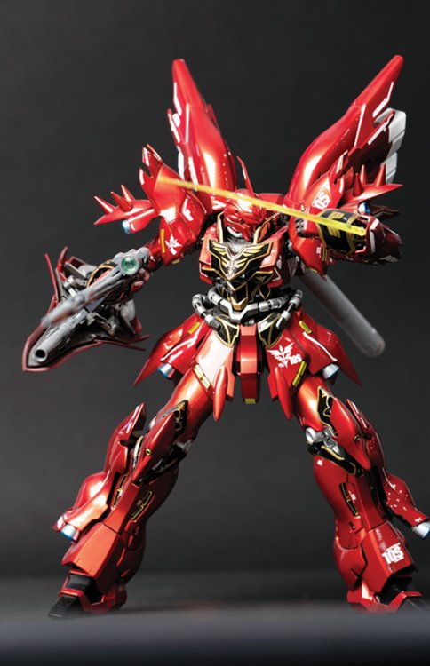 ‘건담 UC’에 등장하는 MSN-06S 시난쥬.