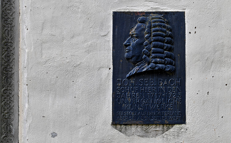 바흐가 1717년부터 1723년까지 궁정 악장으로 활동한 쾨텐성에는 바흐의 초상화가 새겨진 부조가 있다. Gettyimage
