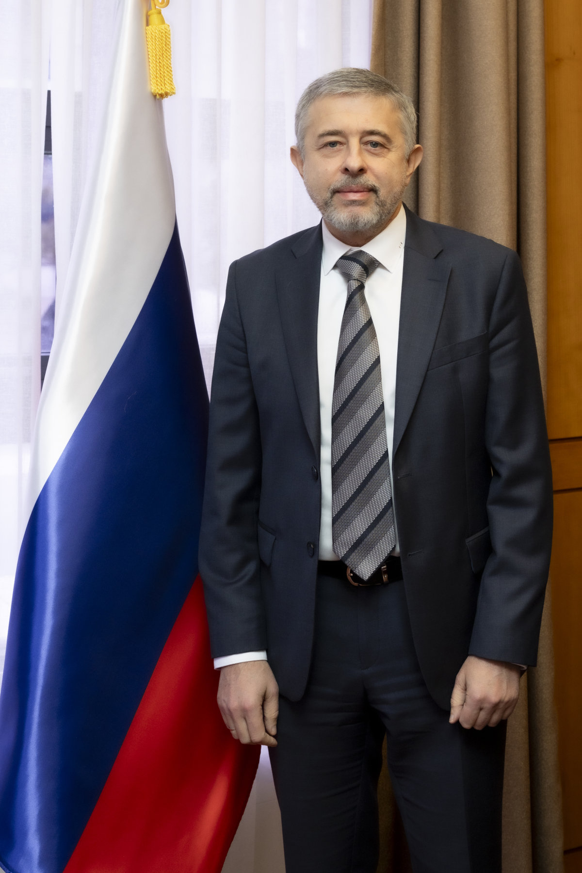 게오르기 지노비예프 주한 러시아 대사는 “인도주의적으로 양국 관광객 등의 민간인을 위해 최소한의 직항편이 재개되길 바란다”라고 말했다.박해윤 기자