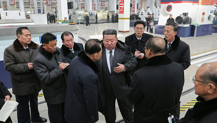 1월 19일 김정은 북한 노동당 총비서가 함경남도 함흥시에 위치한 룡성기계연합기업소에서 기계공업을 담당하던 양승호 내각 부총리를 공개 석상에서 해임했다. 노동신문