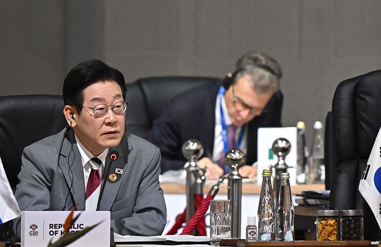2025년 11월 22일(현지 시간) 남아프리카공화국 요하네스버그 엑스포 센터에서 열린 G20 정상회의 제1세션에서 이재명 대통령이 발언하고 있다. G20 조직위원회