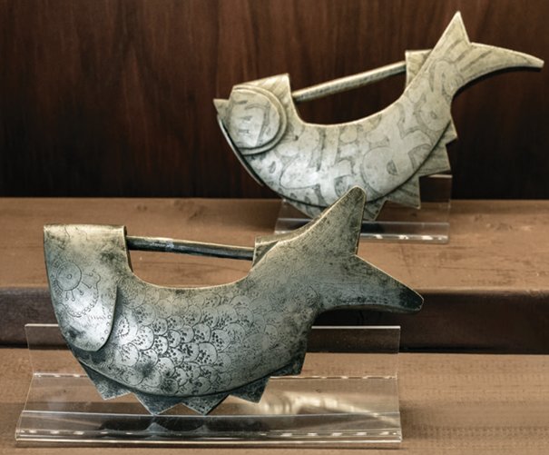 조선 시대 자물쇠. 유교의 영향으로 ‘삼강오륜’이 새겨져 있다.