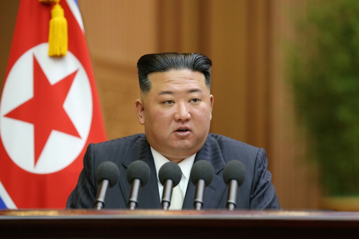 북한 노동당 기관지 노동신문은 2022년 9월 8일 열린 최고인민회의 제14기 7차 2일차 회의에서 핵무력 정책과 관련한 법령을 채택했다고 다음 날 보도했다. 사진은 최고인민회의에서 시정연설을 하는 김정은 국무위원장. 평양 노동신문=뉴스1