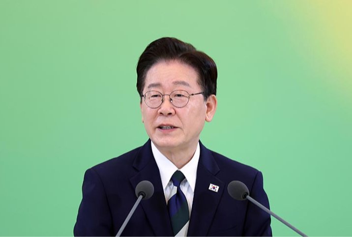 이재명 대통령이 4월 10일 청와대에서 열린 민주노총 초청 간담회에서 발언하고 있다. 뉴시스
