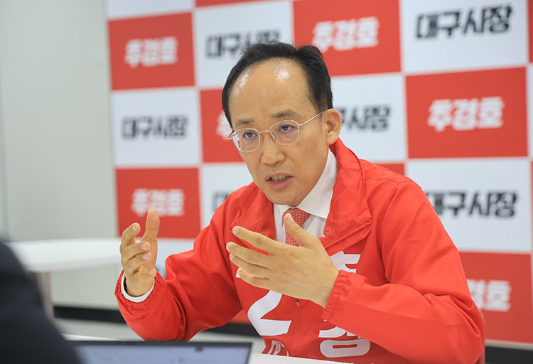 추경호 국민의힘 대구시장 후보는 5월 15일 ‘신동아’ 인터뷰에서 “정신 단디 차리고 대구를 위해 뛰겠다”고 밝혔다. 동아DB
