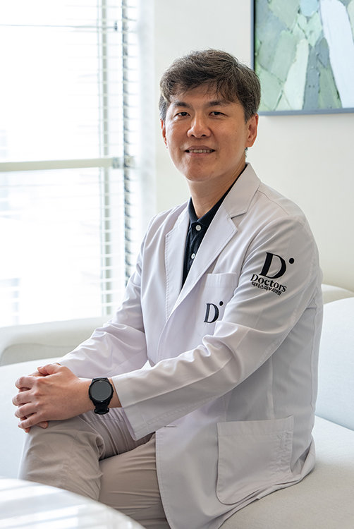 피부과 전문의 성현철 원장은 “자외선 차단제를 매일 바르는 습관과 가벼운 항산화 케어만으로도 10년 뒤 피부 운명이 바뀐다”고 말했다. 홍태식 객원기자