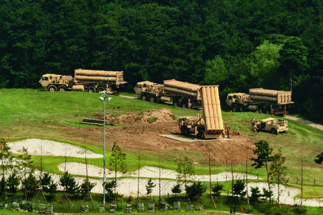 경북 성주군에 배치된 미국 사드 포대.[동아DB]