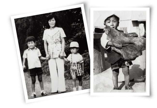 어린 시절 사고를 당하기 전 어머니, 형과 찍은 사진(왼쪽). 토종닭을 맨손으로 들 정도로 어린 시절 박씨는 활달한 아이였다. [사진 제공 · 박대운]