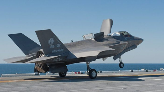 미 해병대용으로 개발된 수직 이착륙기 버전인 F-35B. [동아db]