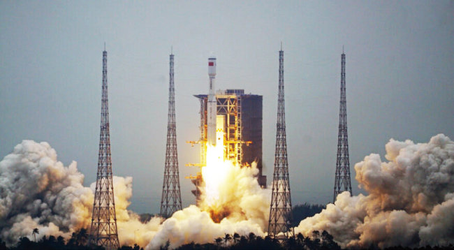 지난해 12월 중국이 위성 5기를 탑재한 창정(長征) 8호 로켓 발사에 성공했다. [사진 제공 · 중국국가항천국]