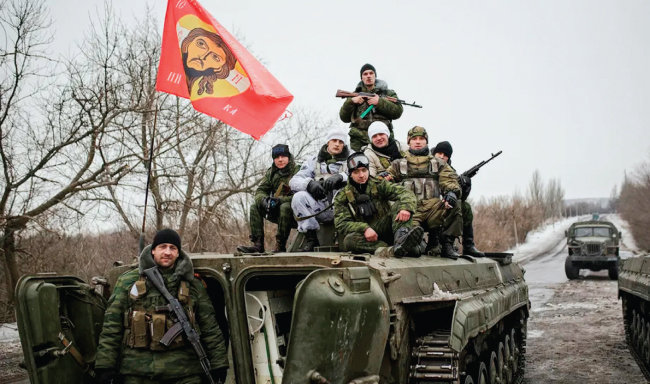 친러시아 반군이 도네츠크 인근 지역에서 이동하고 있다. [Kommersant]