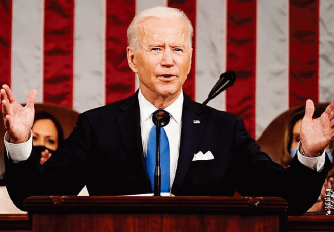 조 바이든 미국 대통령이 3월 1일(현지 시간) 국정연설에서 러시아의 우크라이나 침공을 규탄하고 있다. [백악관]