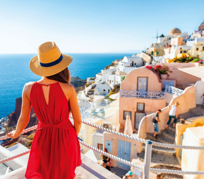 여행객을 진심으로 환대하는 그리스 사람들은 그리스 여행을 더욱 행복하게 만든다. [GettyImages]